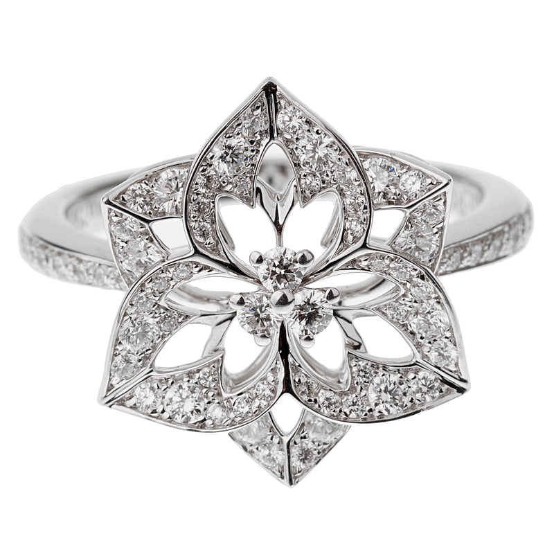 Add a Touch of Romance with Fiori Jewels Dubai's Flower Diamond Rings